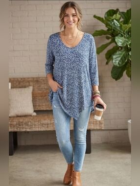 J Jill Wearever Collection Asymmetrical bottom tunic, geometric pattern, size L